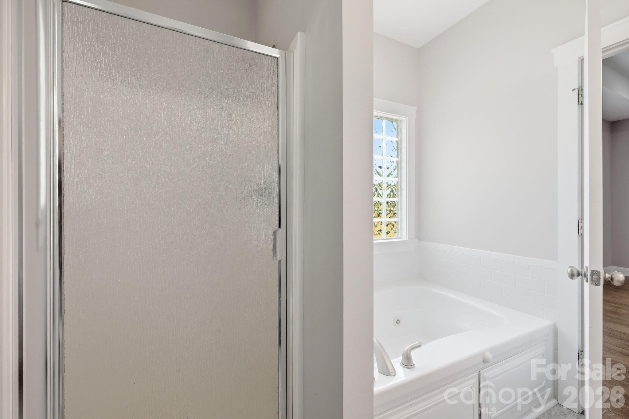 2100 Waterford Pointe Road — Lexington