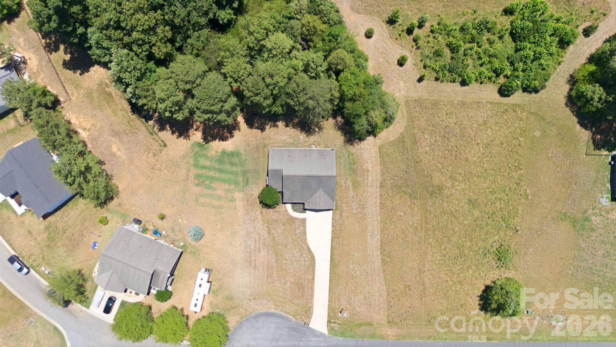 2100 Waterford Pointe Road — Lexington