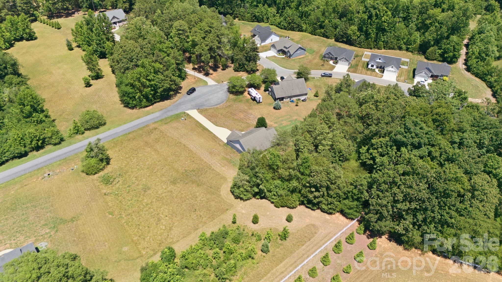 2100 Waterford Pointe Road — Lexington