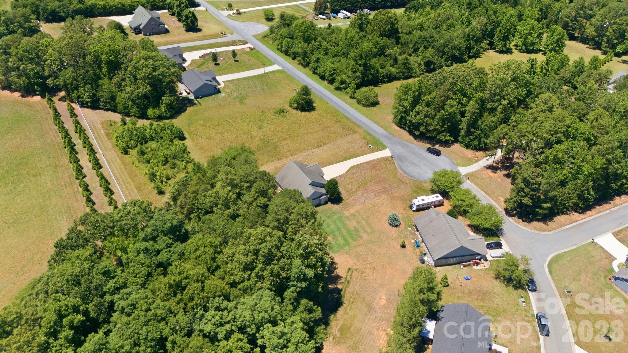 2100 Waterford Pointe Road — Lexington