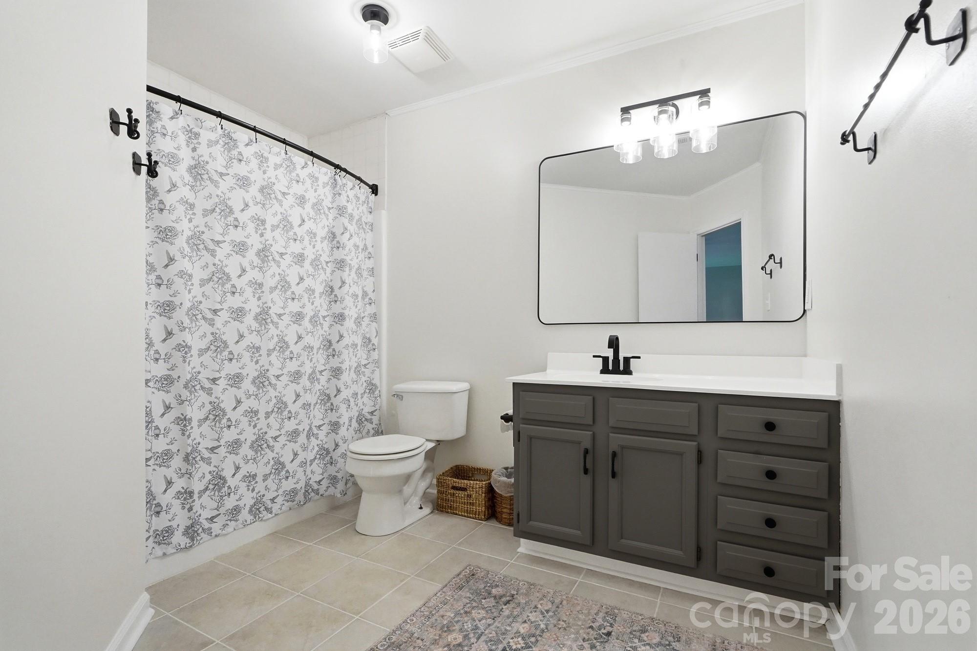 7112 Walterboro Road — Charlotte