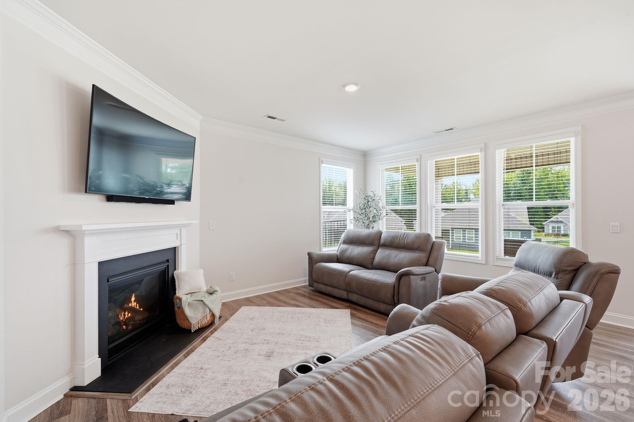 4374 Riverton Loop — Denver