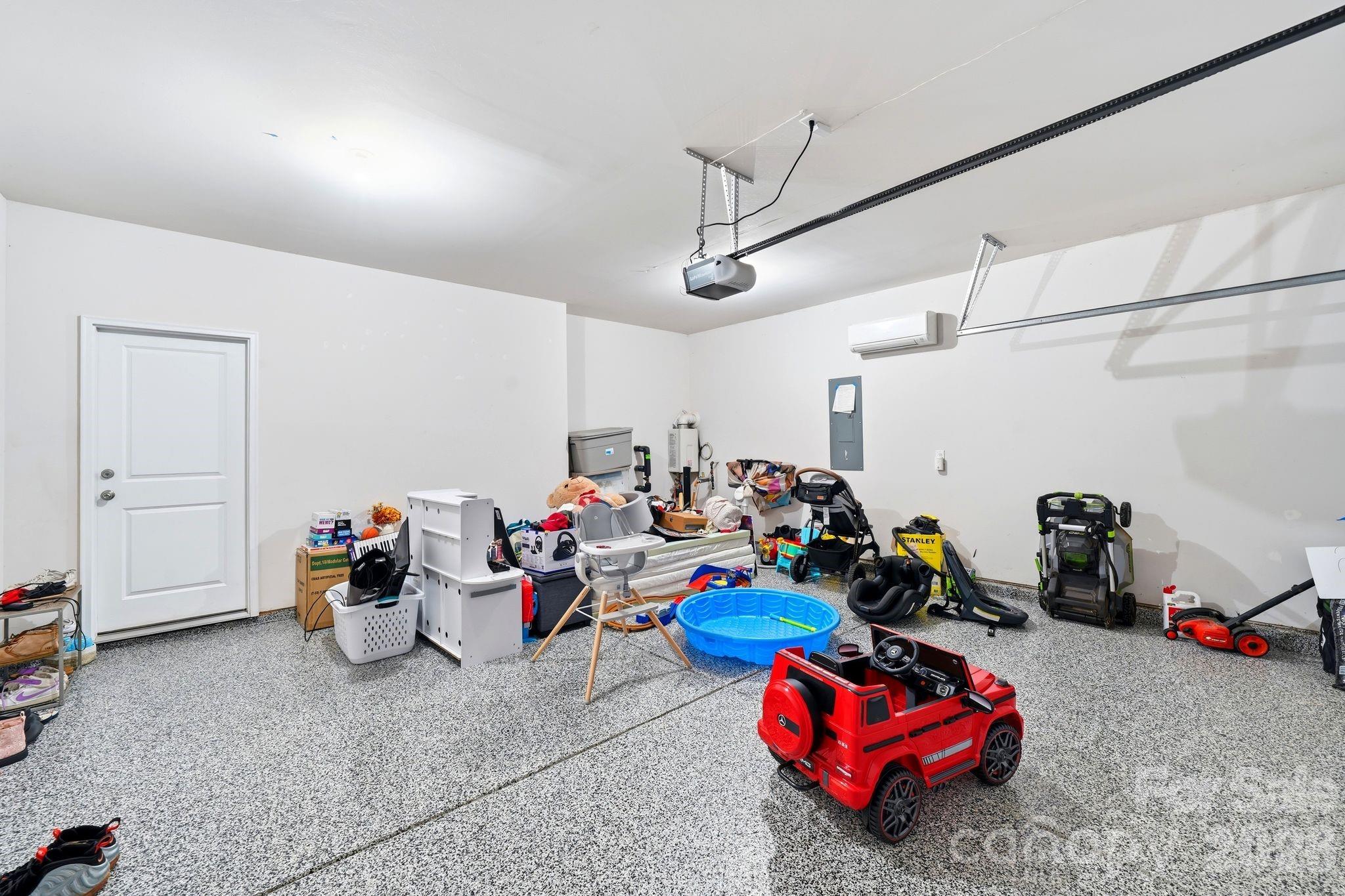 4374 Riverton Loop — Denver