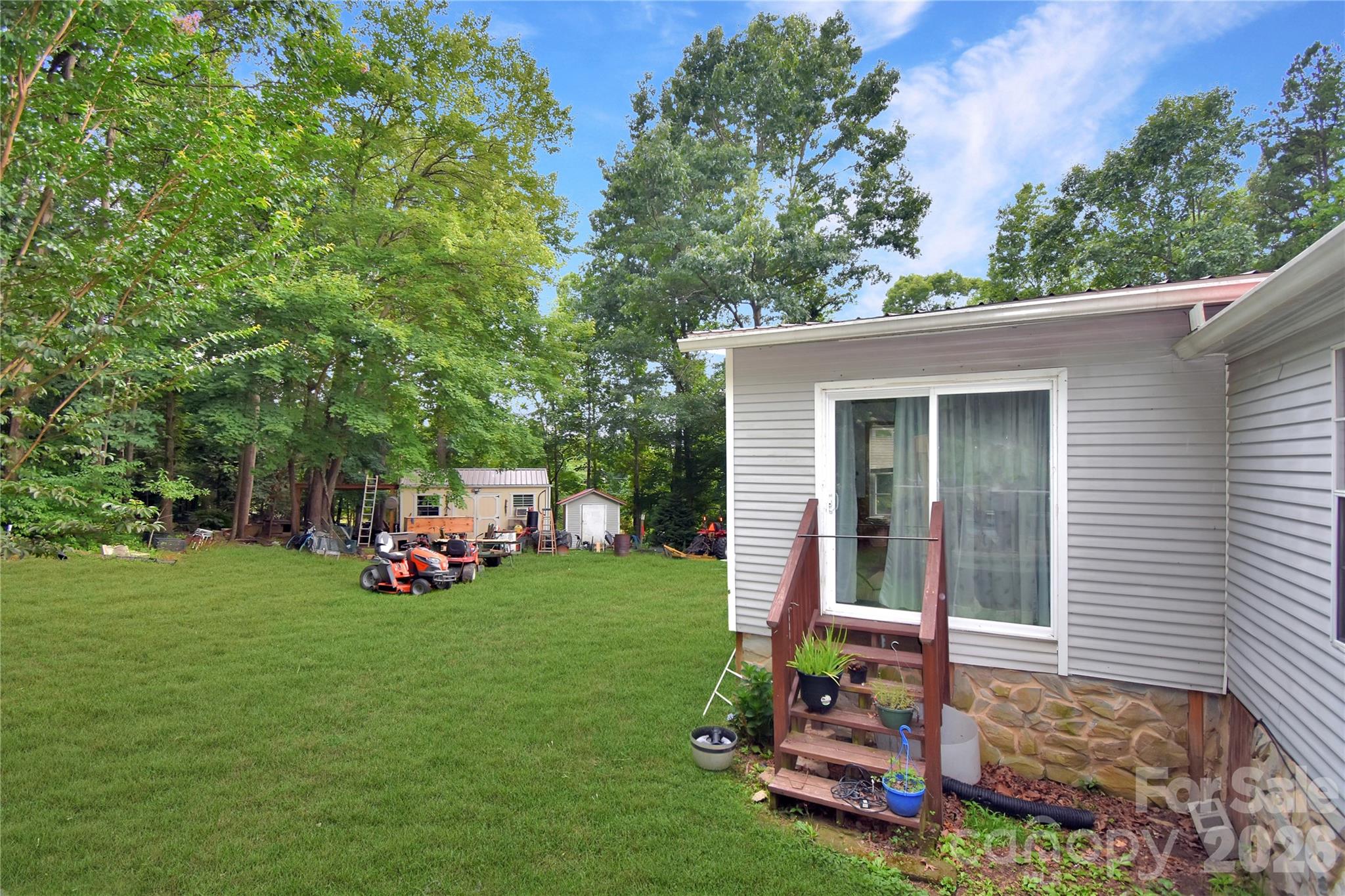 1515 States Avenue — Morganton