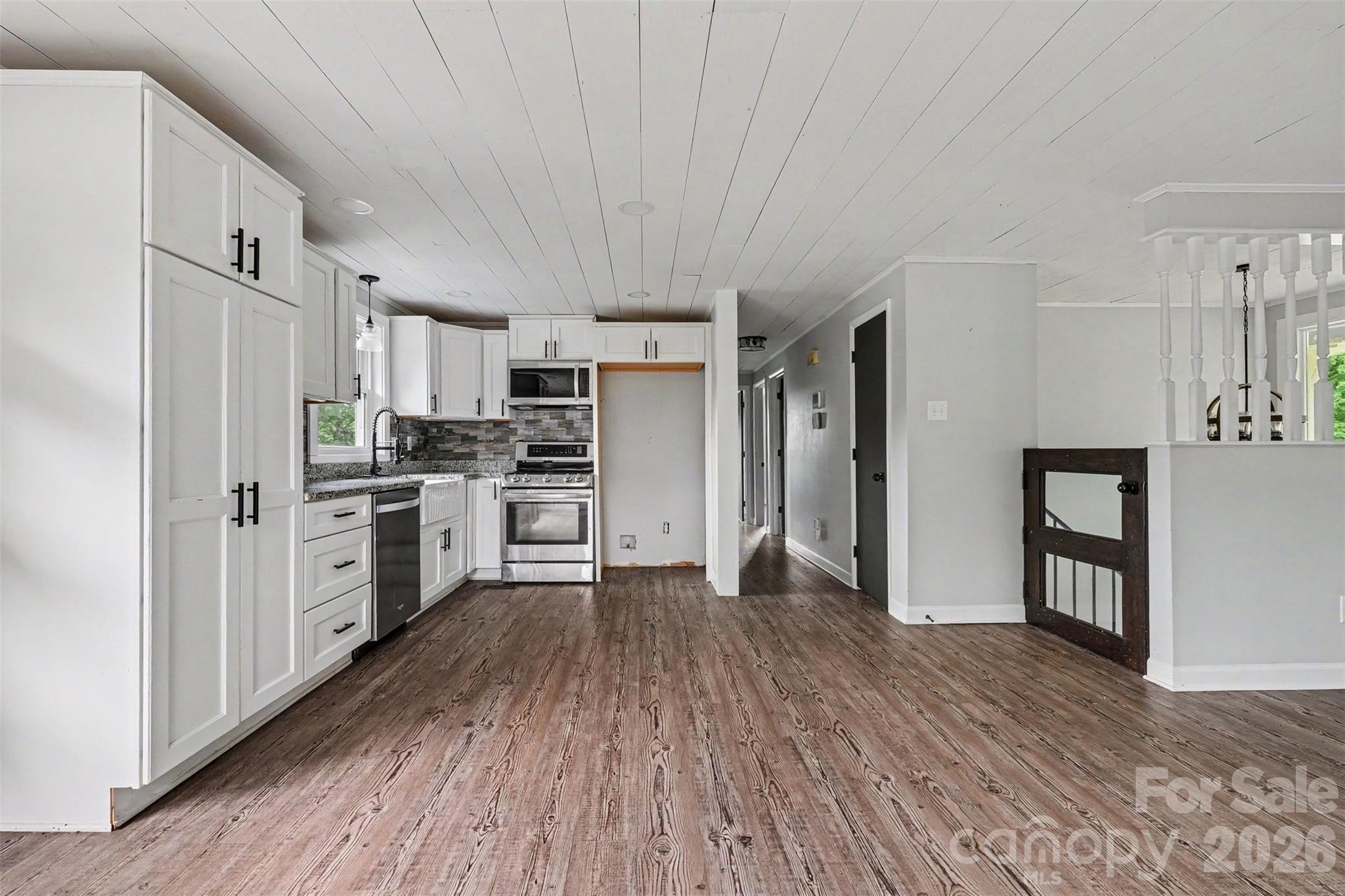 2310 24th Avenue NE — Hickory
