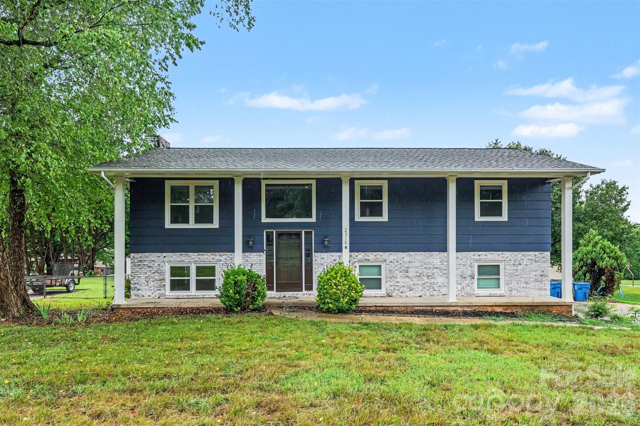 2310 24th Avenue NE — Hickory