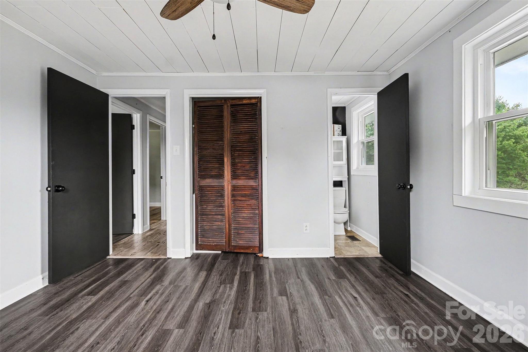 2310 24th Avenue NE — Hickory