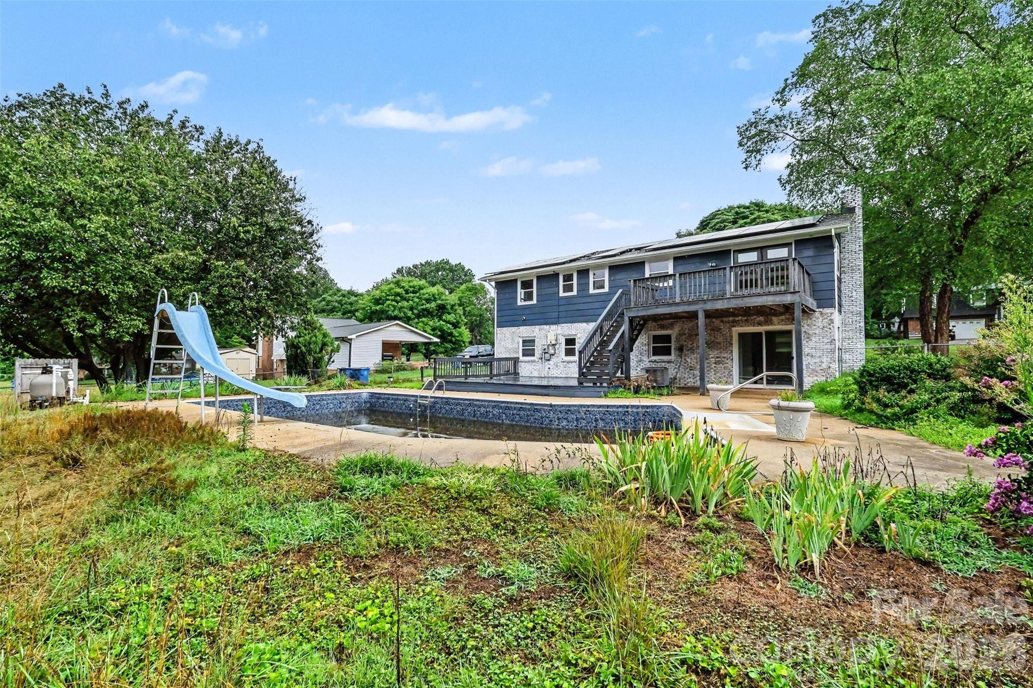 2310 24th Avenue NE — Hickory