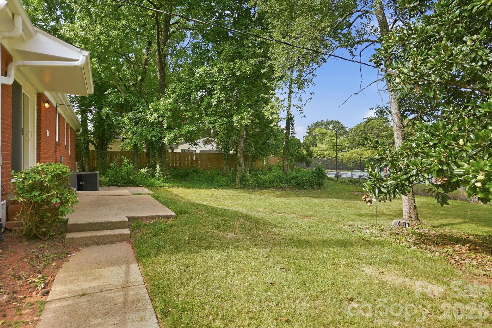 4712 Fairheath Road — Charlotte