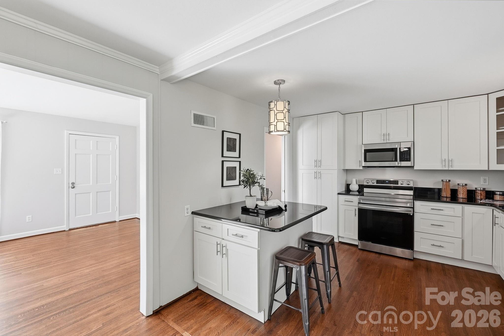 4712 Fairheath Road — Charlotte