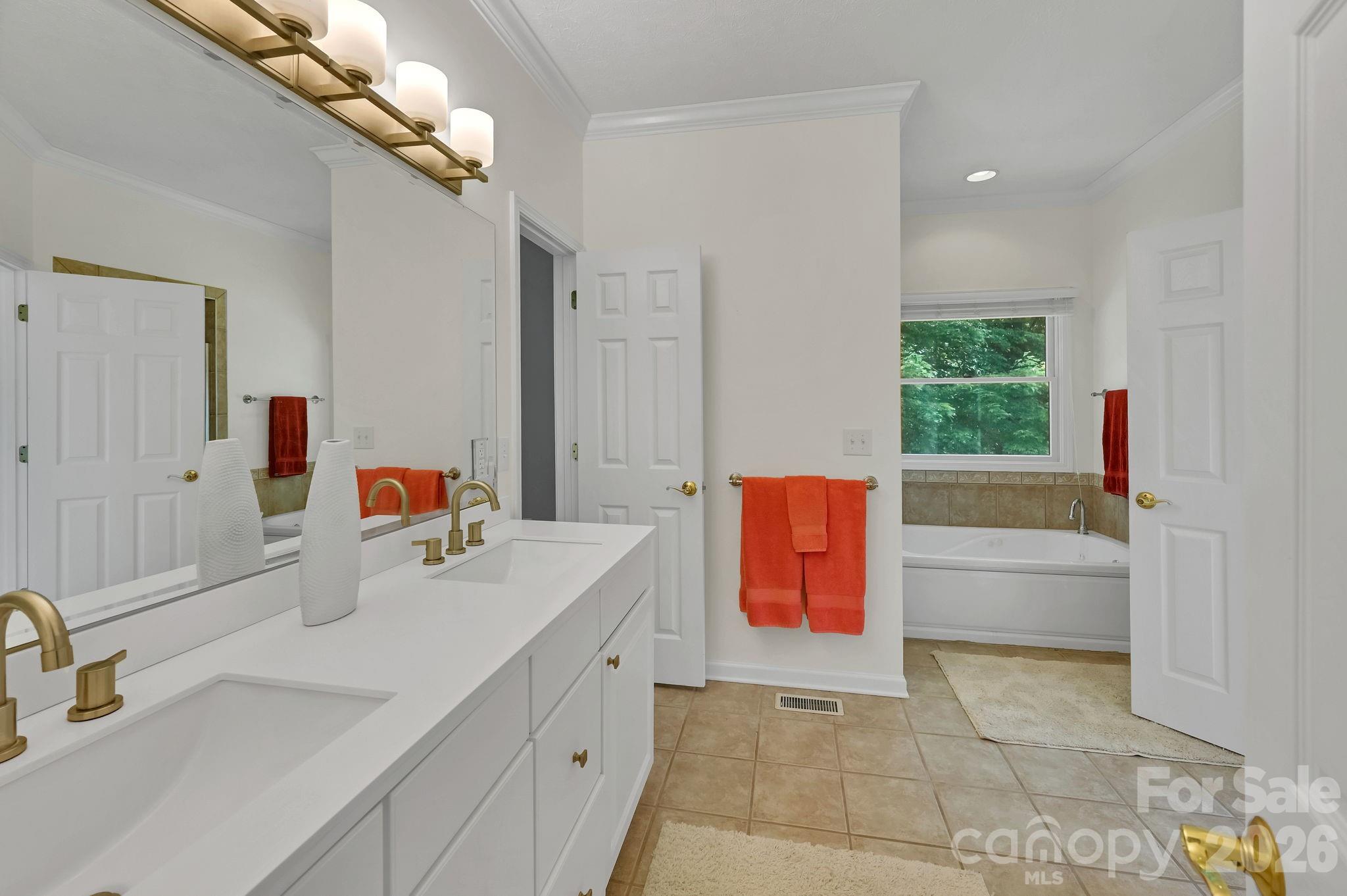 77 Carriage West Drive — Hendersonville