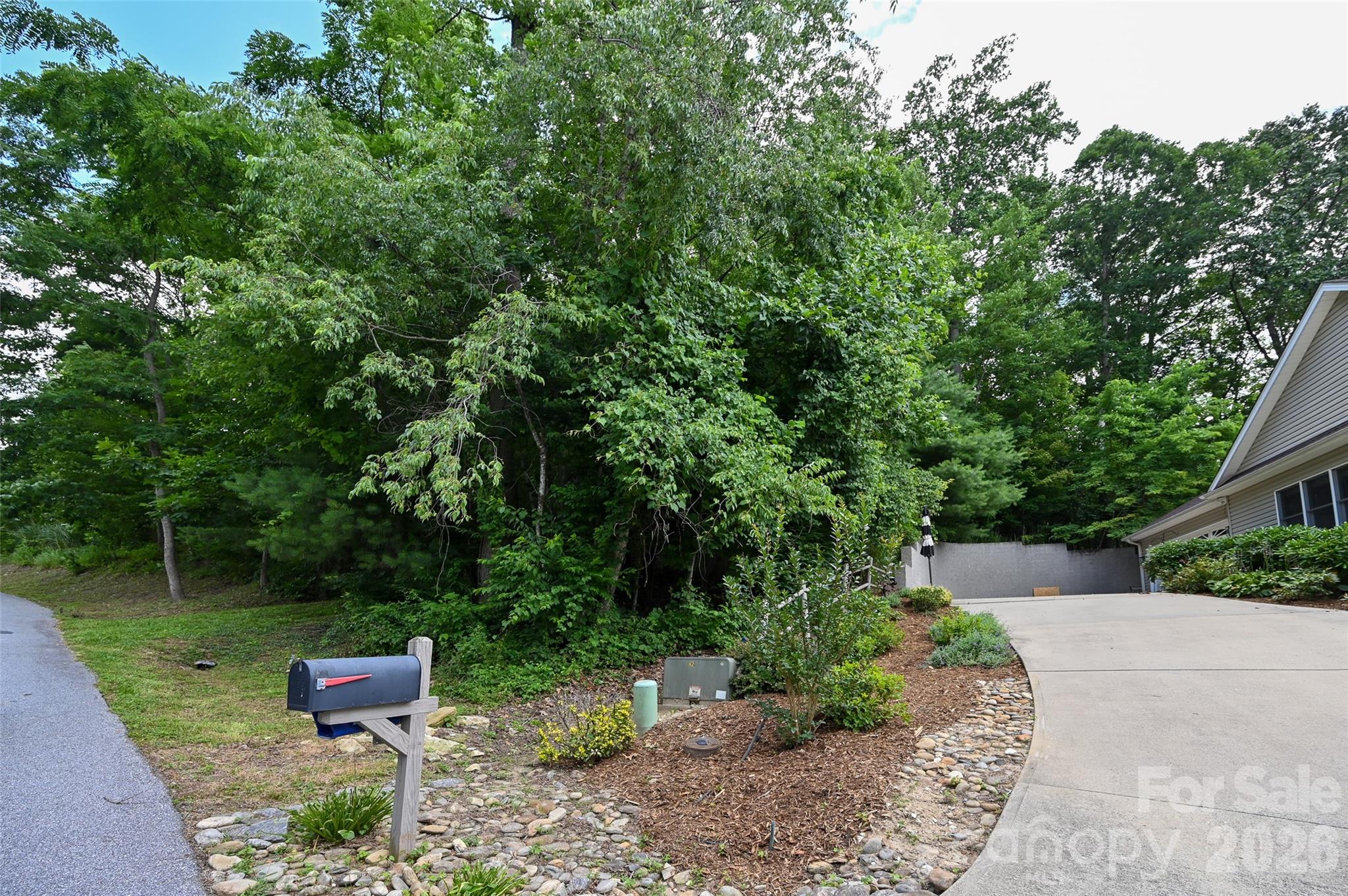 77 Carriage West Drive — Hendersonville