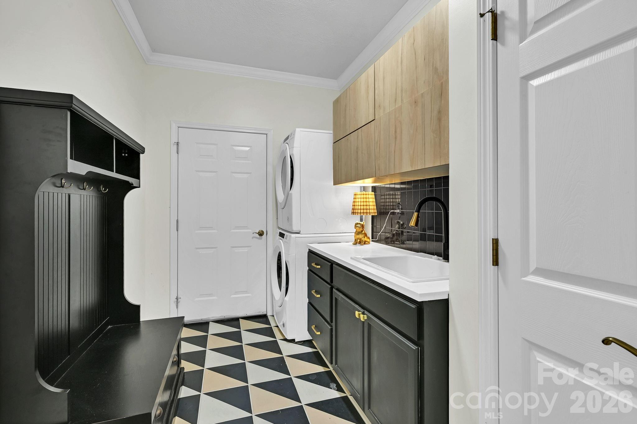 77 Carriage West Drive — Hendersonville