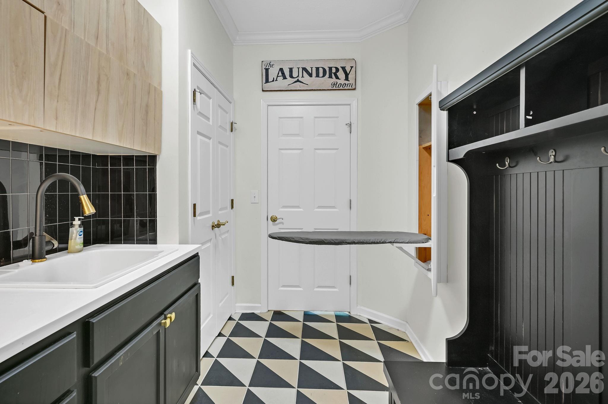 77 Carriage West Drive — Hendersonville
