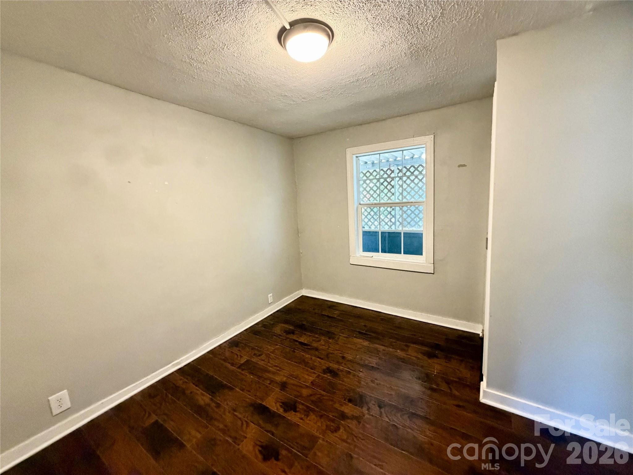 6 Leita Lane — Asheville