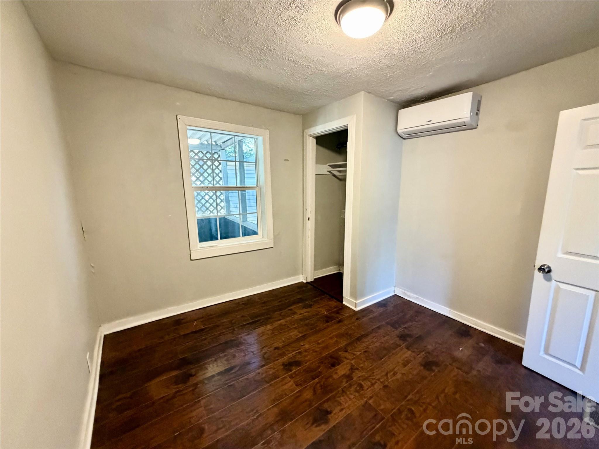 6 Leita Lane — Asheville