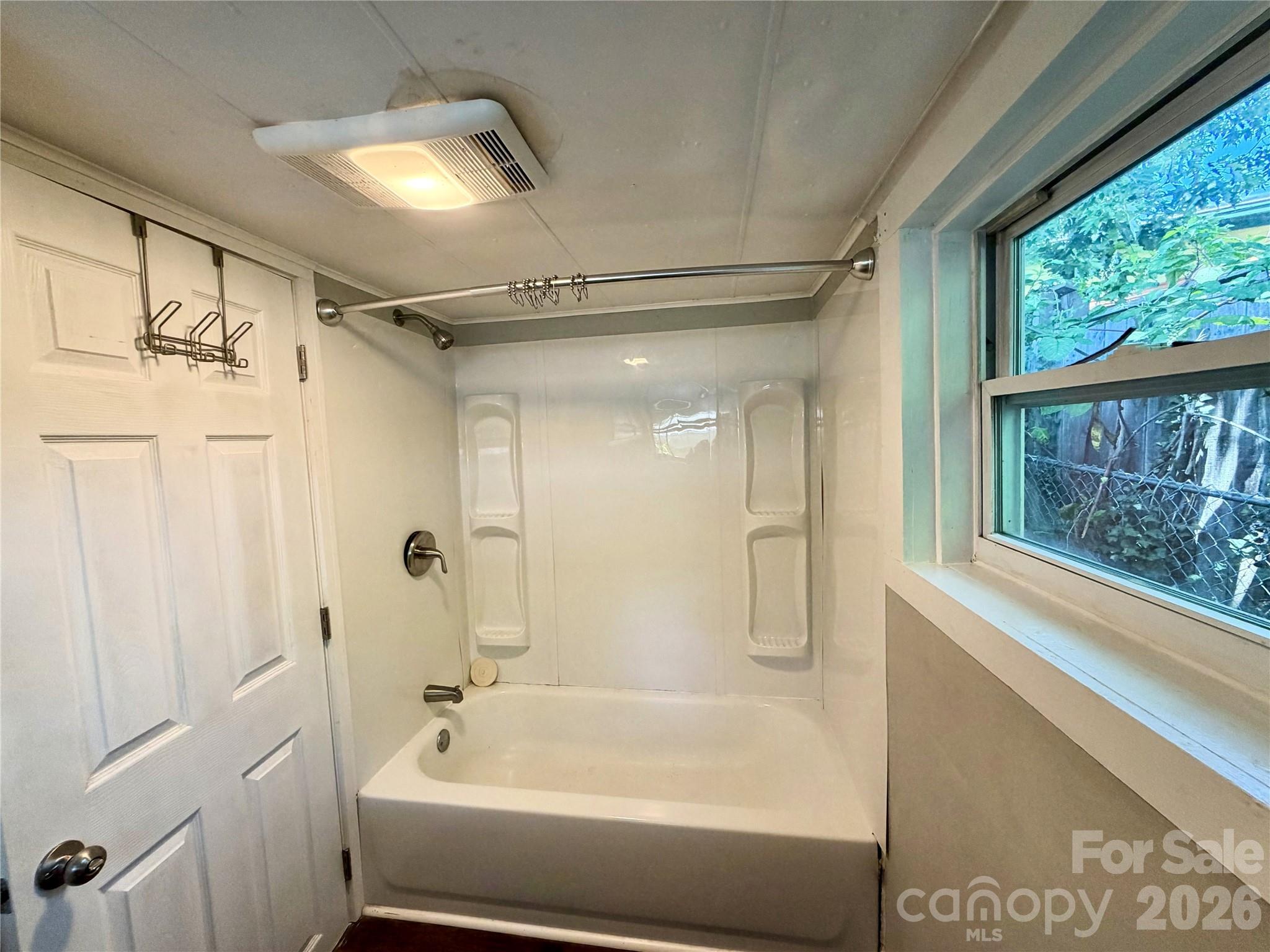 6 Leita Lane — Asheville