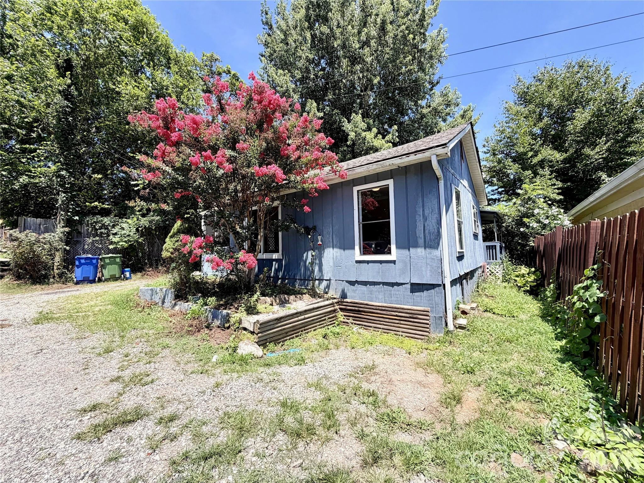 6 Leita Lane — Asheville