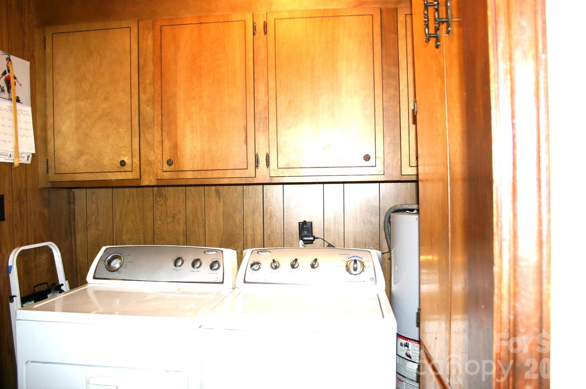 1647 Woodridge Circle — Hickory