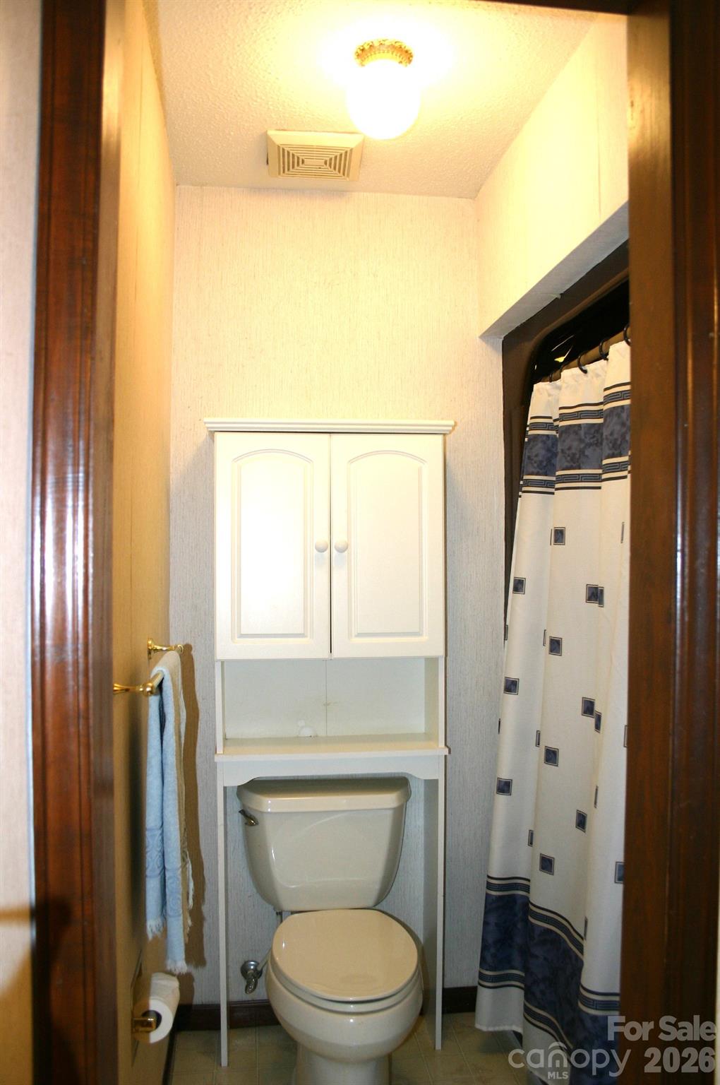 1647 Woodridge Circle — Hickory