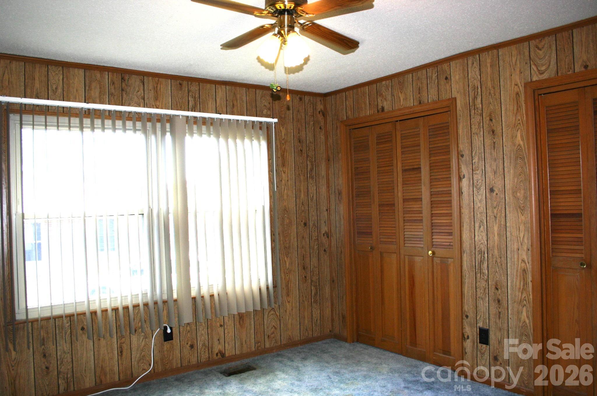 1647 Woodridge Circle — Hickory