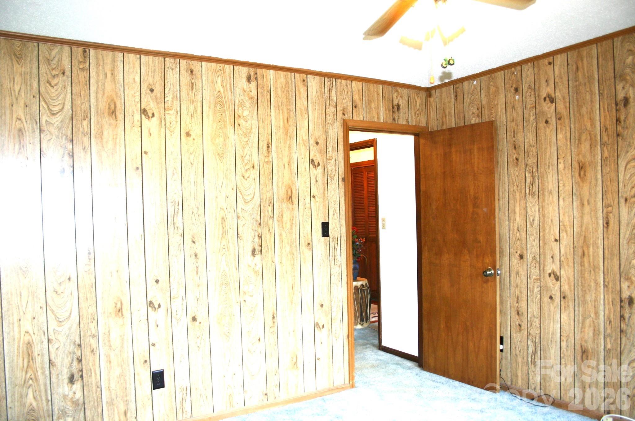1647 Woodridge Circle — Hickory