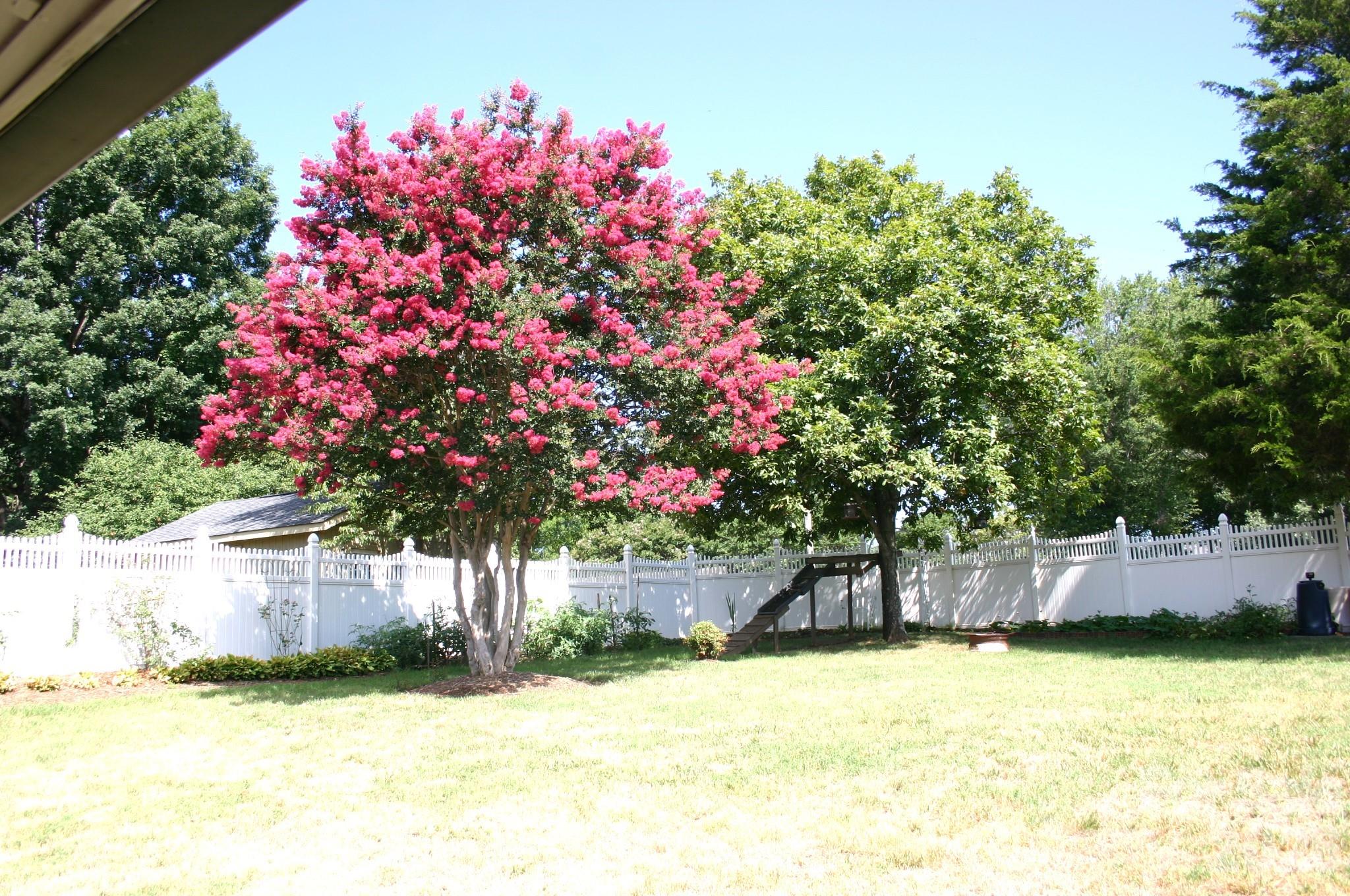 1647 Woodridge Circle — Hickory