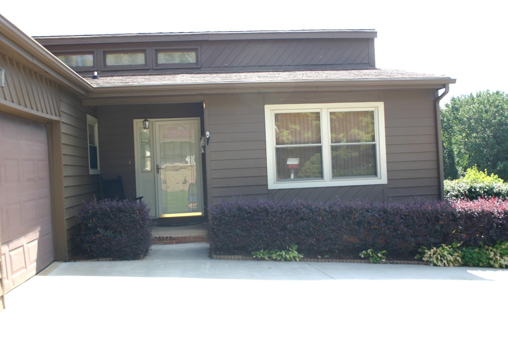 1647 Woodridge Circle — Hickory