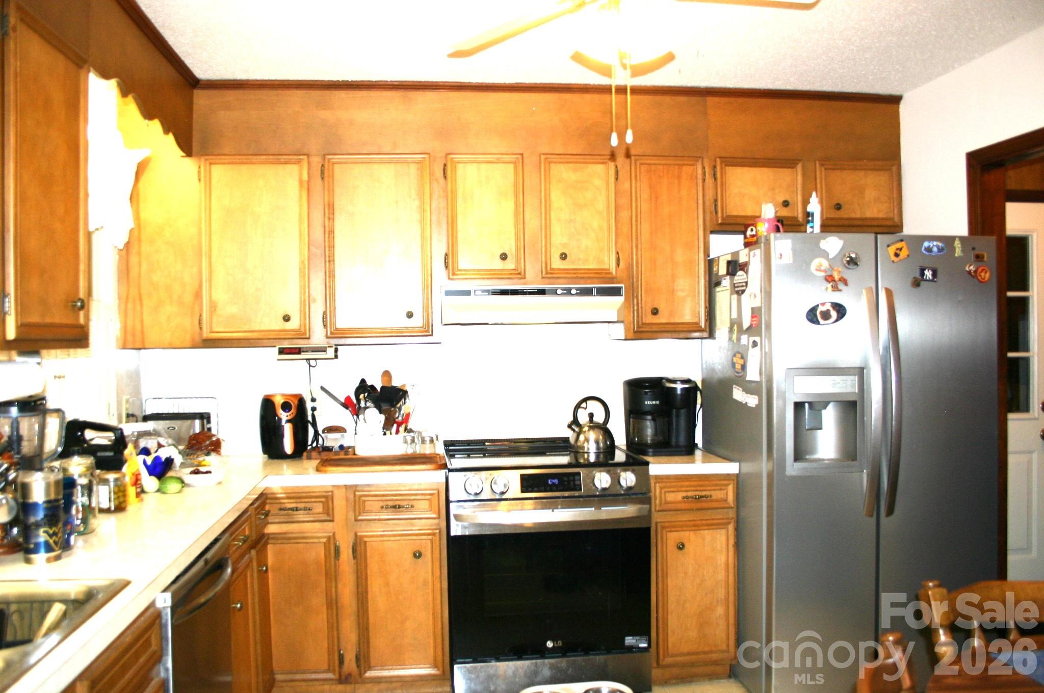 1647 Woodridge Circle — Hickory
