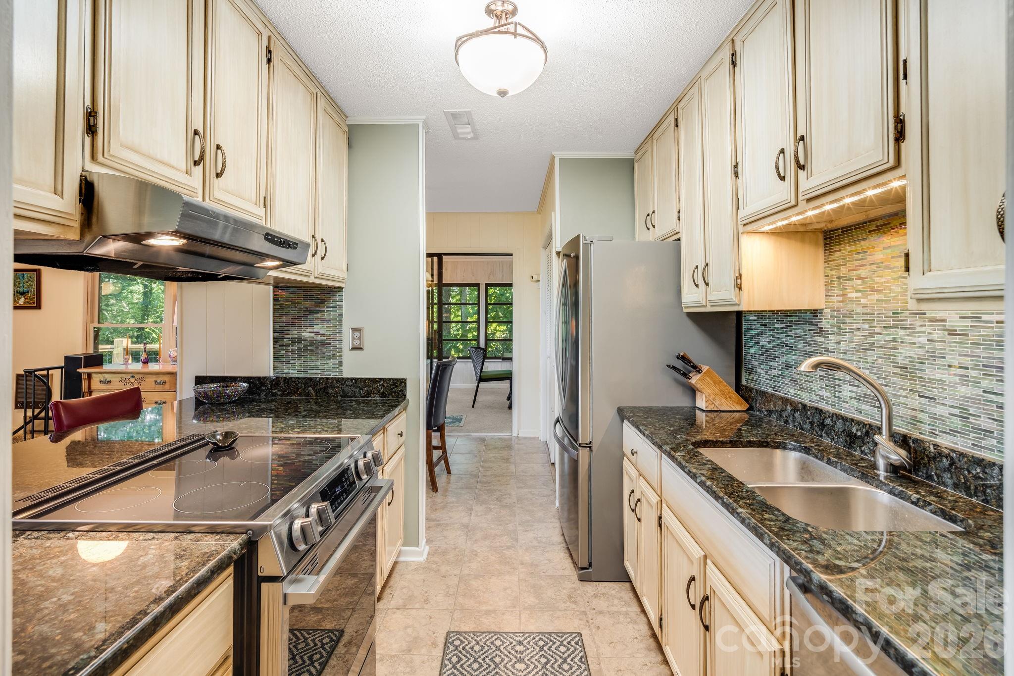99 Oak Ridge Road — Pisgah Forest