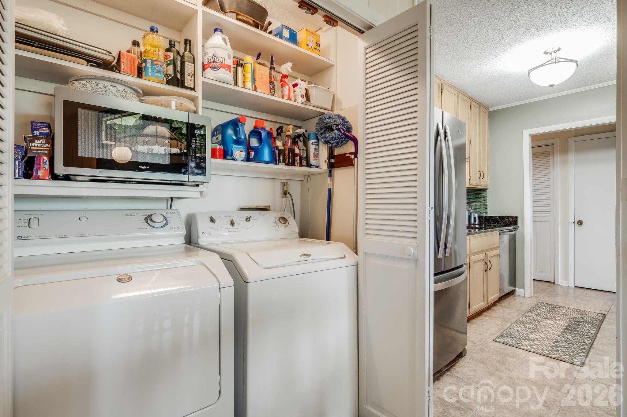 99 Oak Ridge Road — Pisgah Forest
