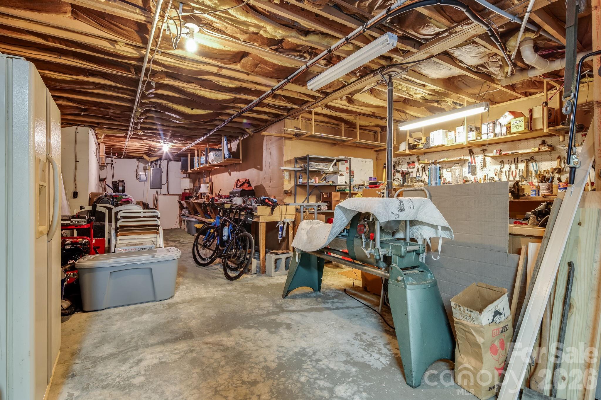 99 Oak Ridge Road — Pisgah Forest
