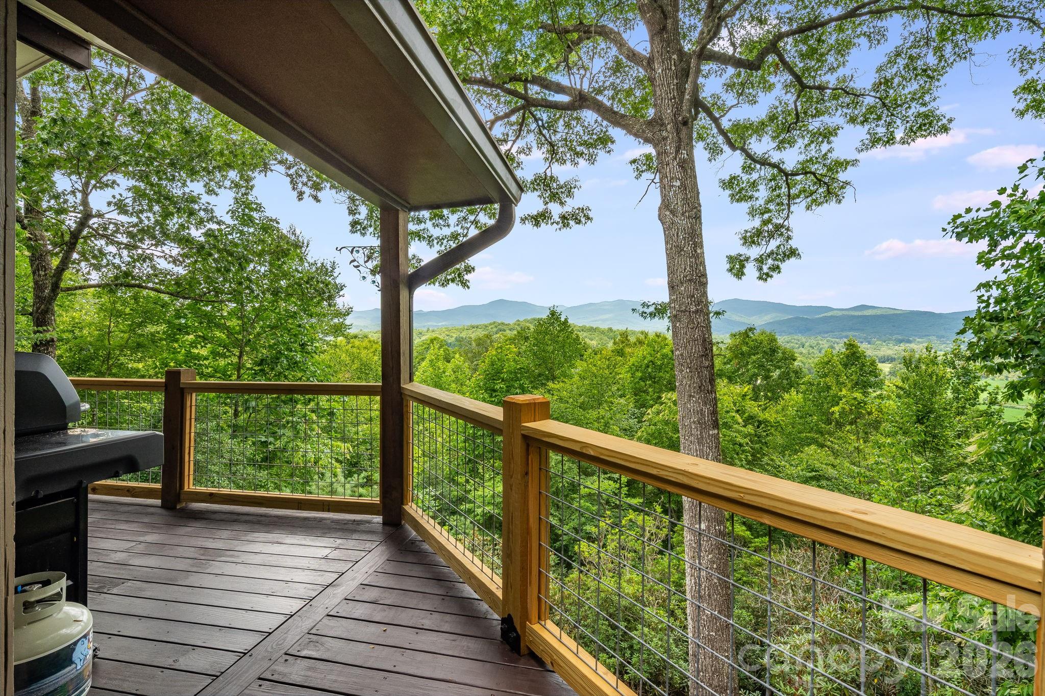 99 Oak Ridge Road — Pisgah Forest