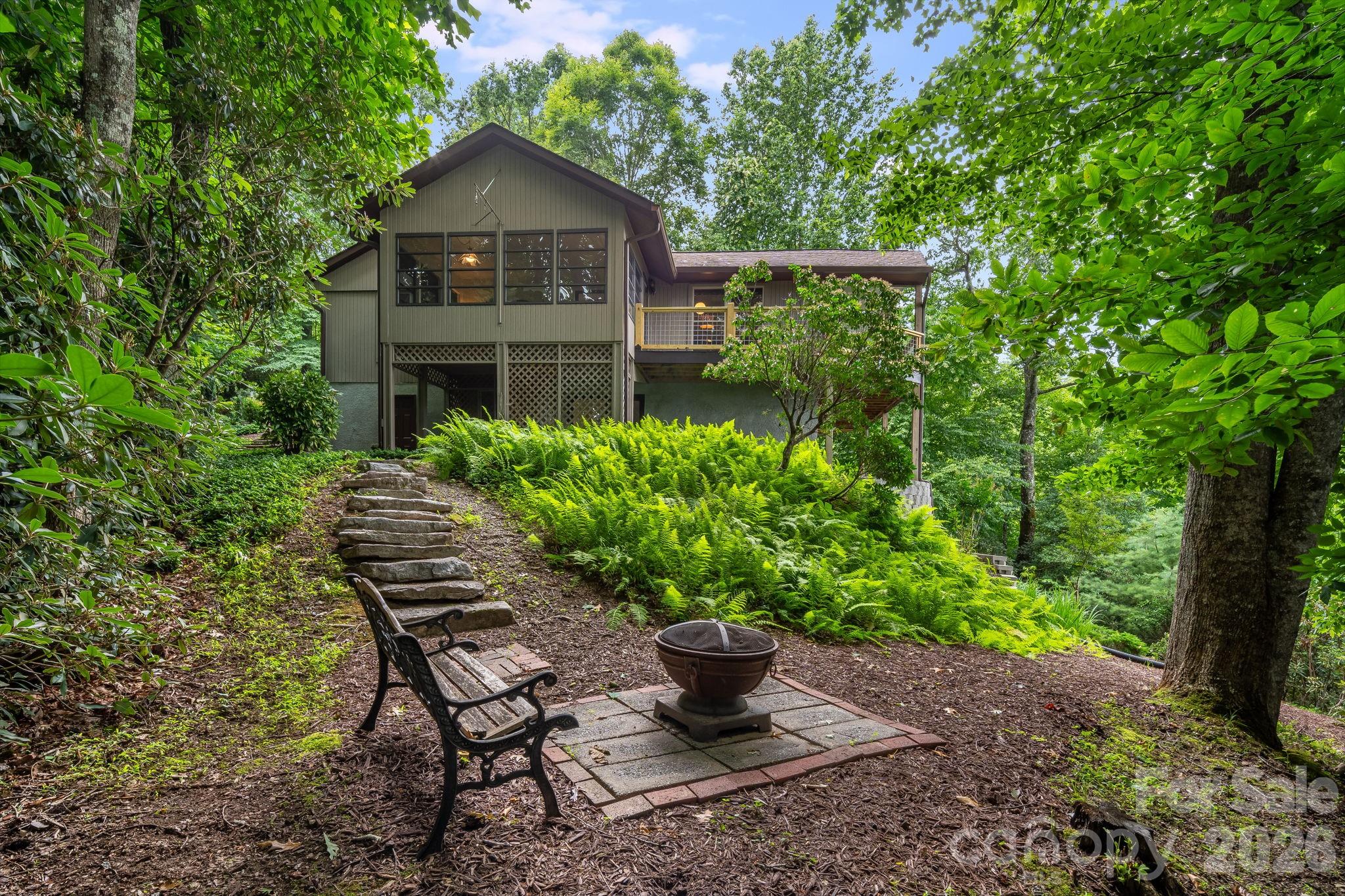 99 Oak Ridge Road — Pisgah Forest