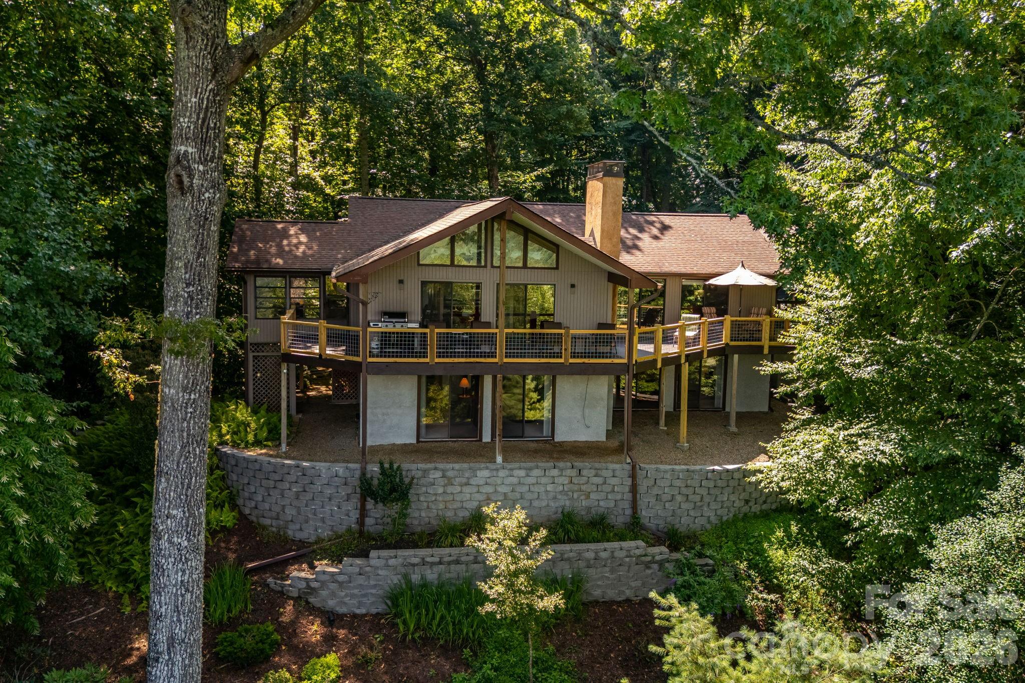 99 Oak Ridge Road — Pisgah Forest