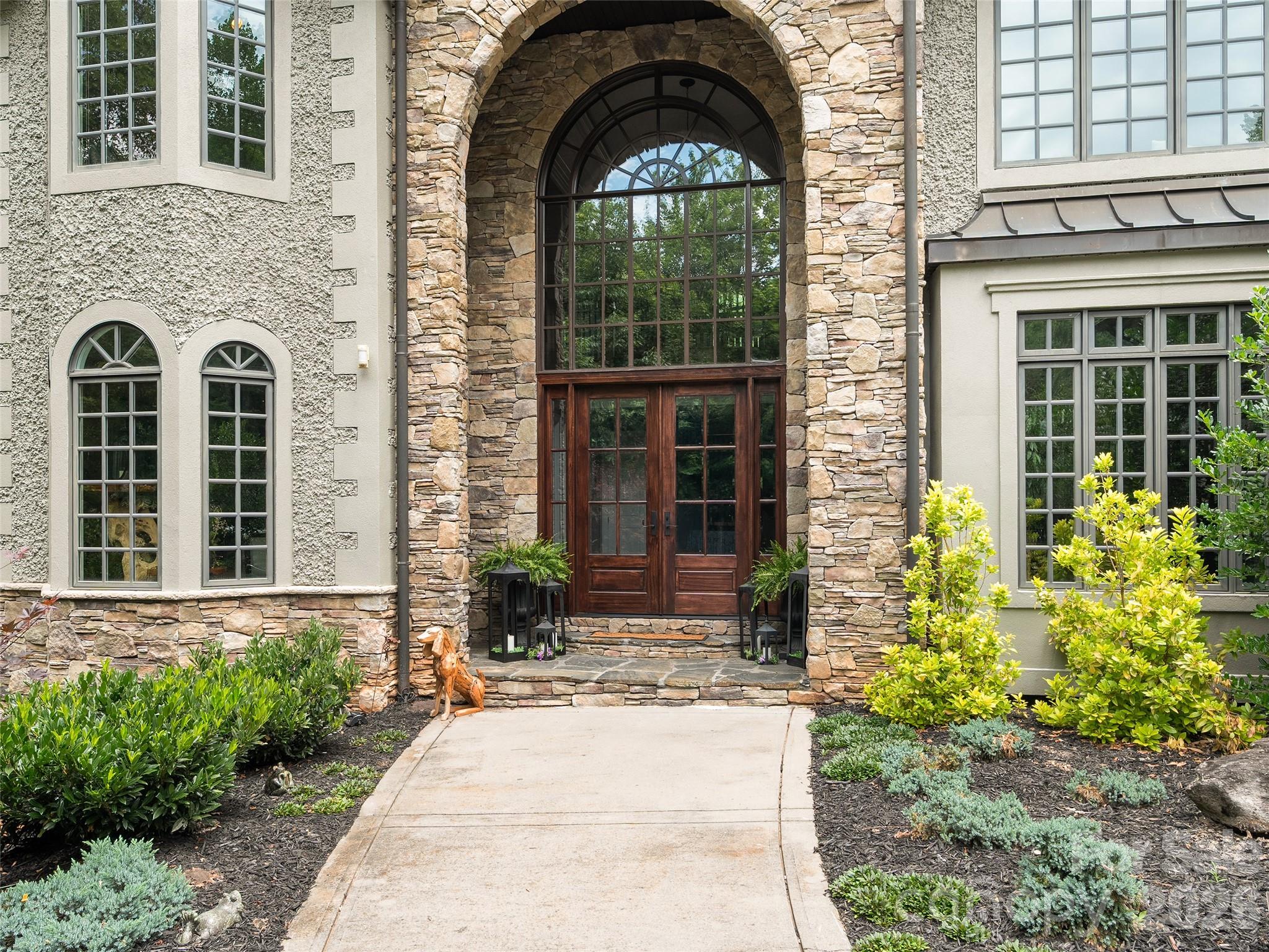 413 Barrington Drive — Asheville