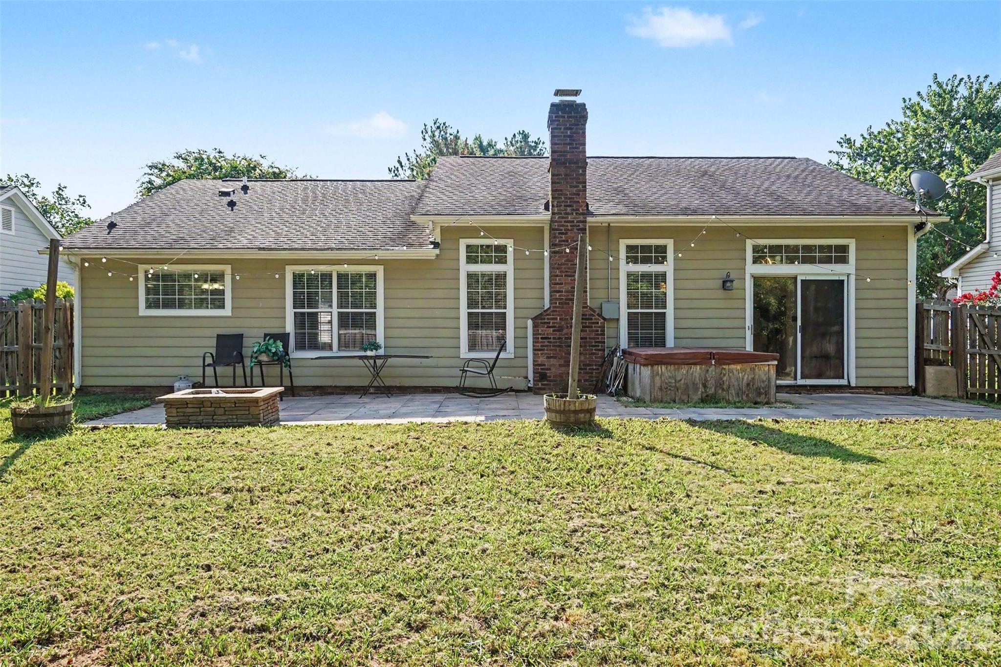 12109 Landing Green Drive — Charlotte