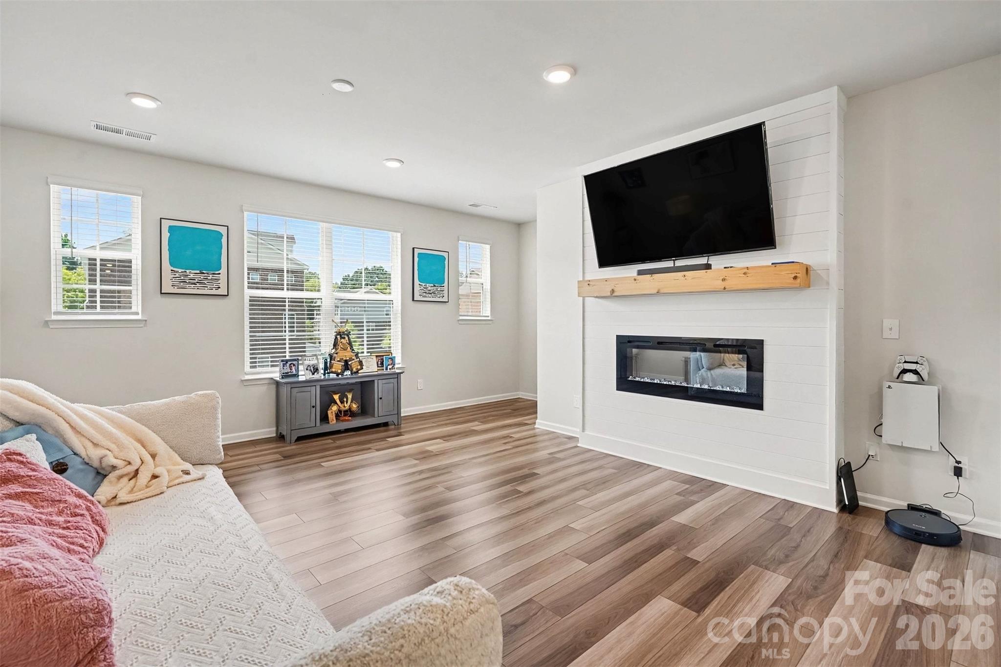 10024 Hemingway Place — Charlotte