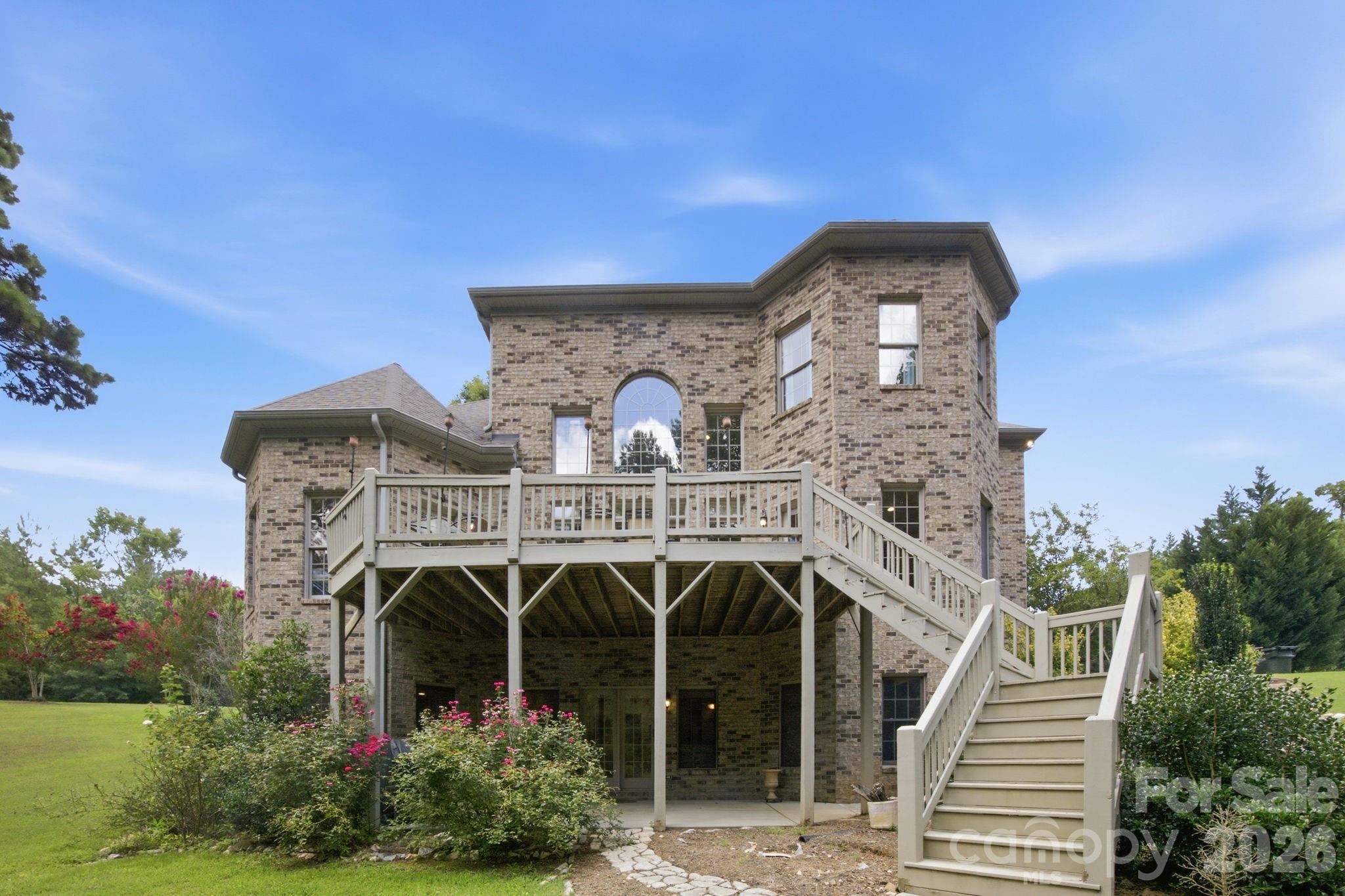 579 Morning Glory Court — Lake Wylie
