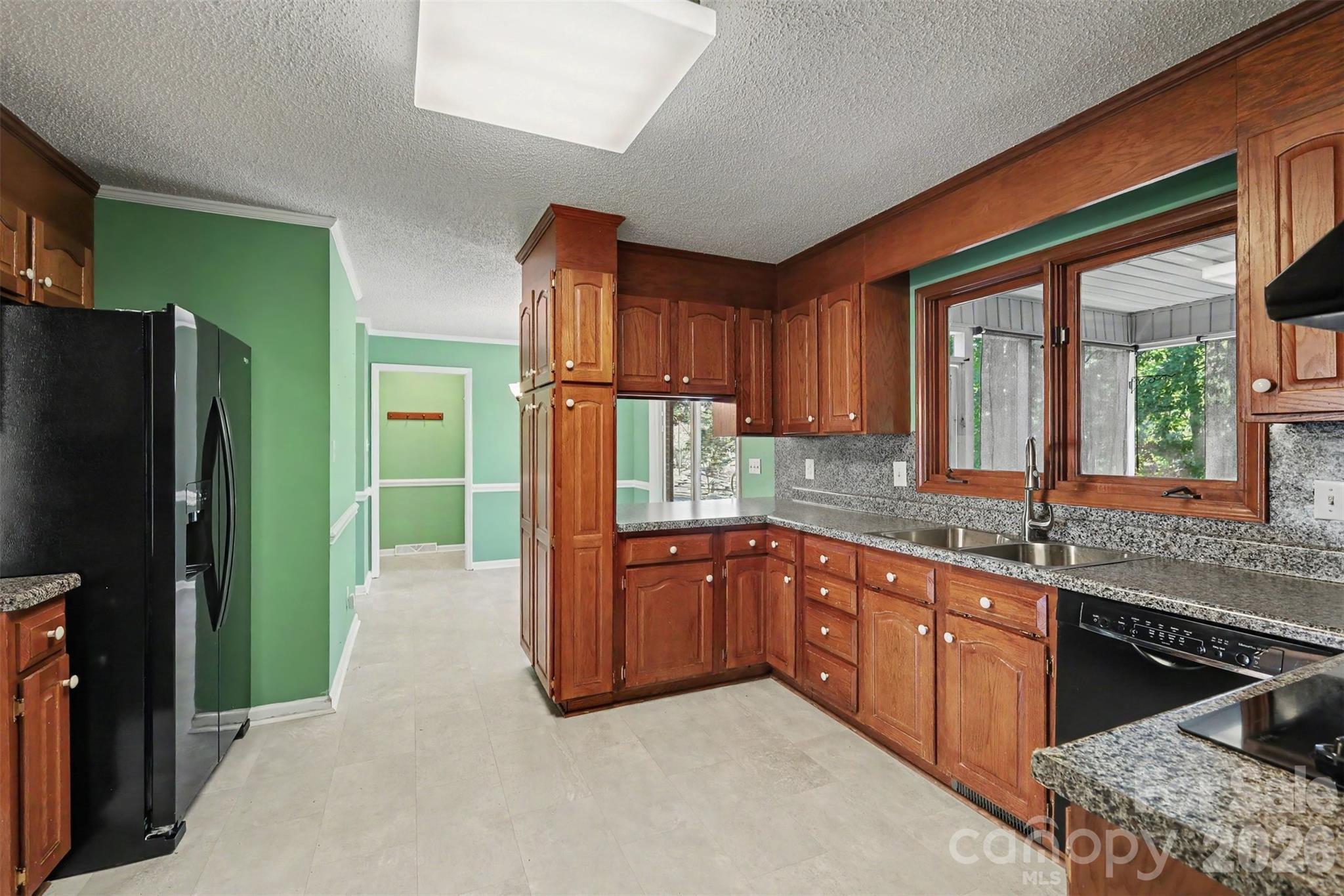 121 Country Creek Drive — Kings Mountain