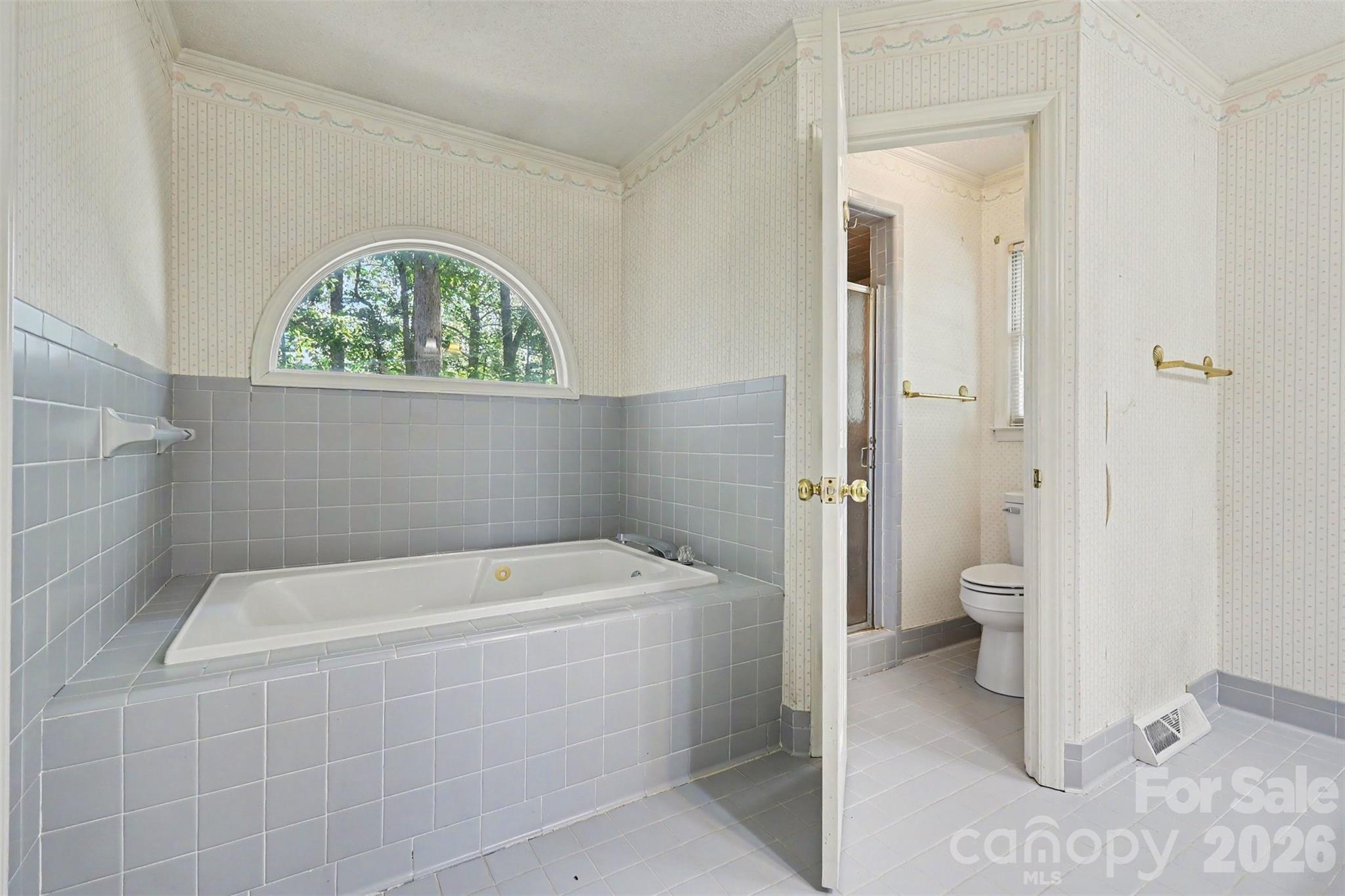121 Country Creek Drive — Kings Mountain