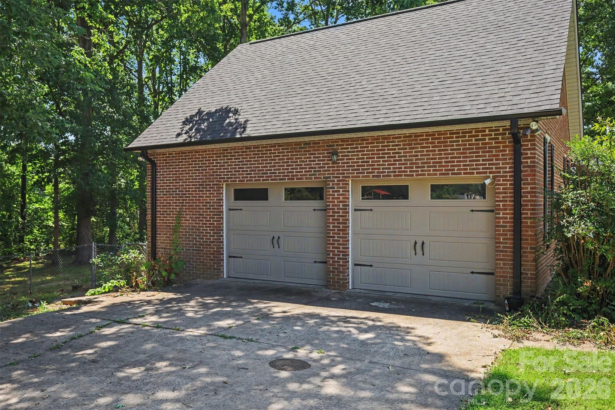 121 Country Creek Drive — Kings Mountain
