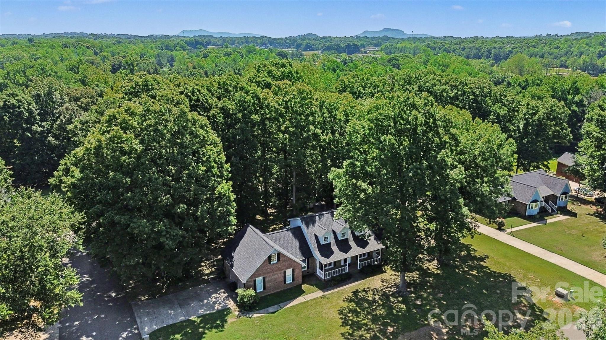 121 Country Creek Drive — Kings Mountain