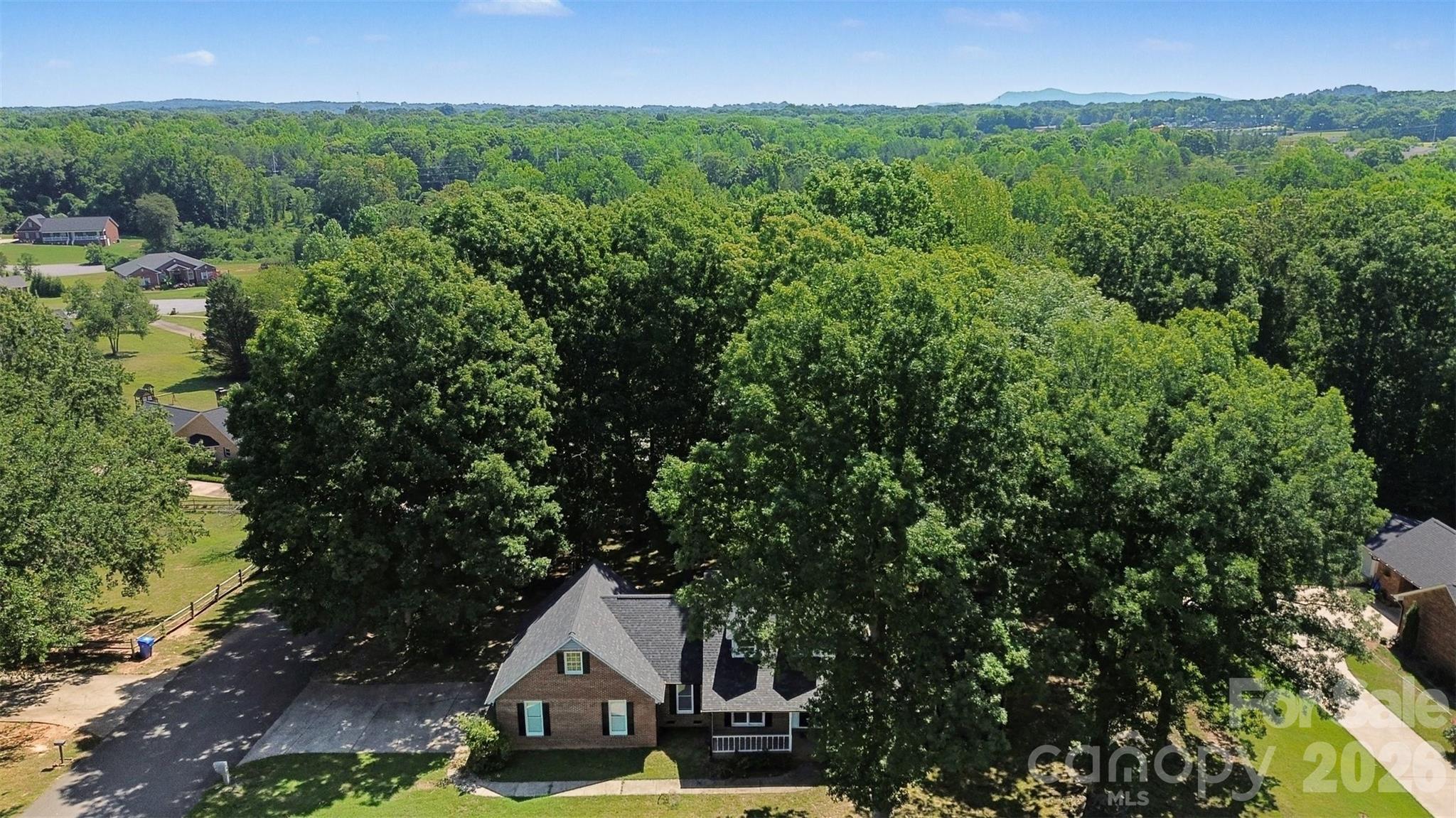 121 Country Creek Drive — Kings Mountain