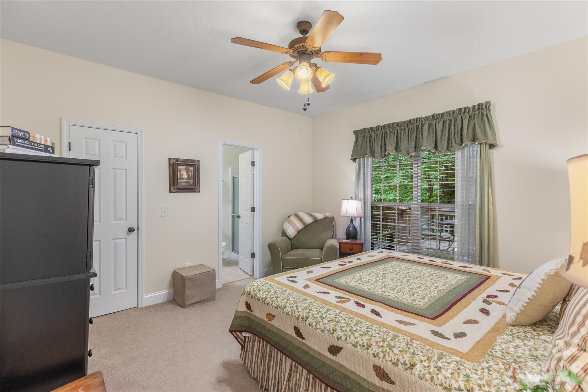 141 Dolly Lane — Highlands