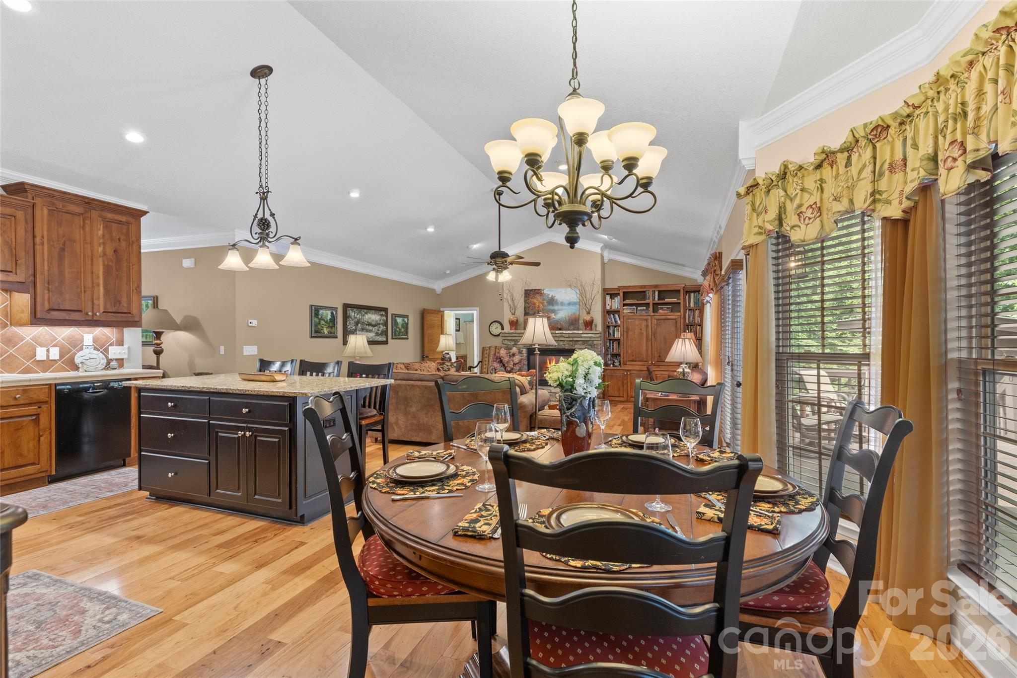 141 Dolly Lane — Highlands