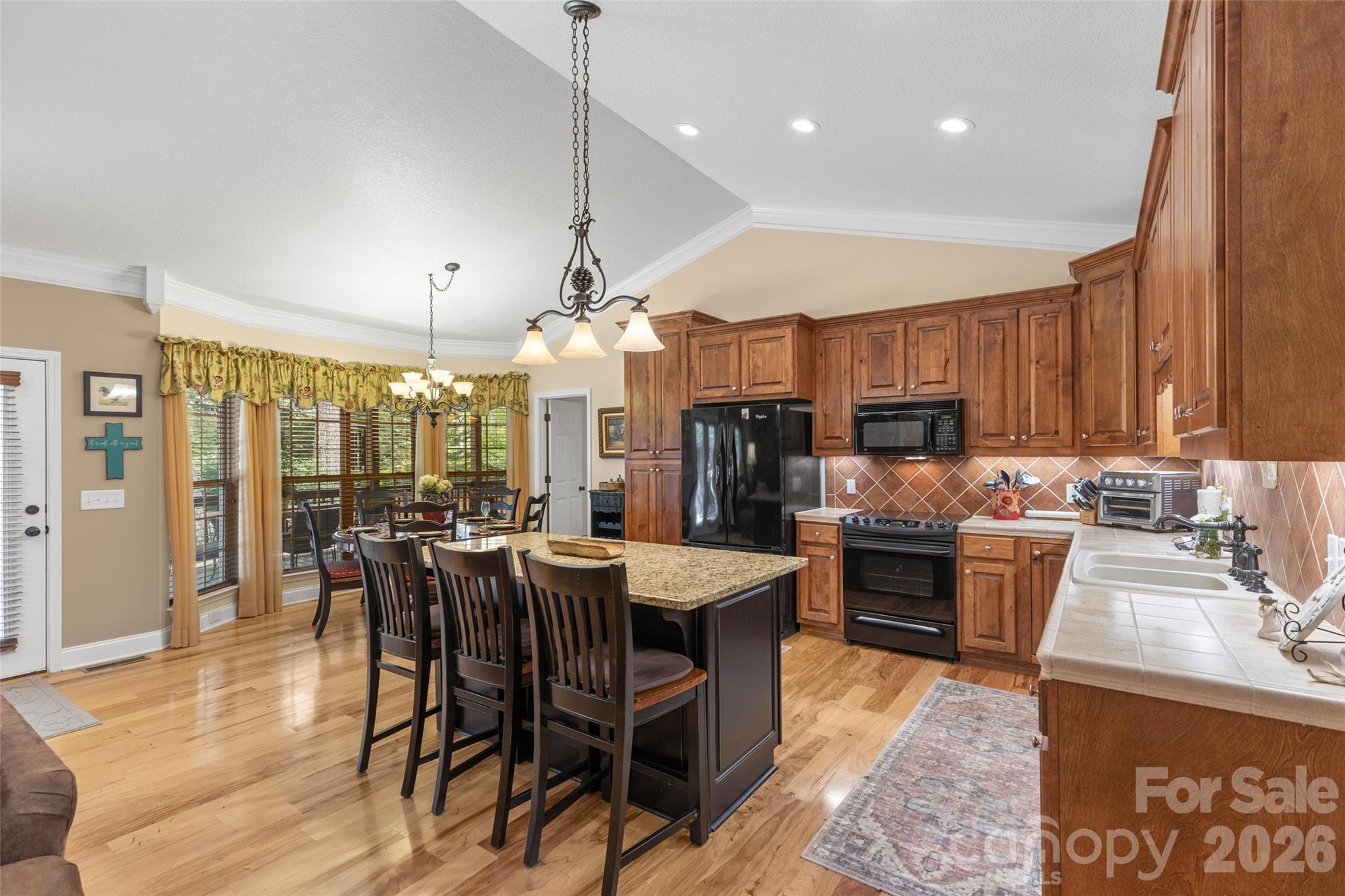 141 Dolly Lane — Highlands