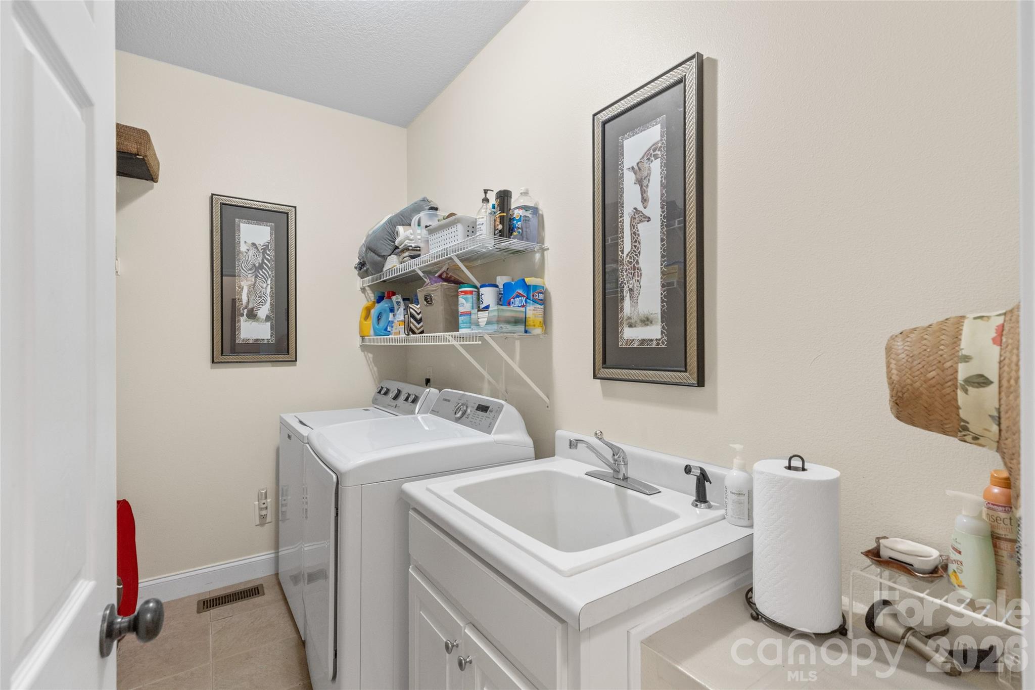 141 Dolly Lane — Highlands