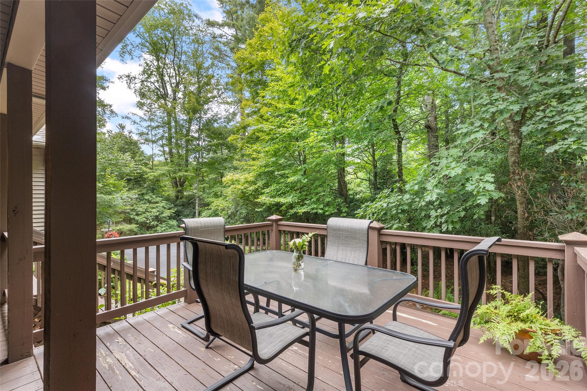 141 Dolly Lane — Highlands