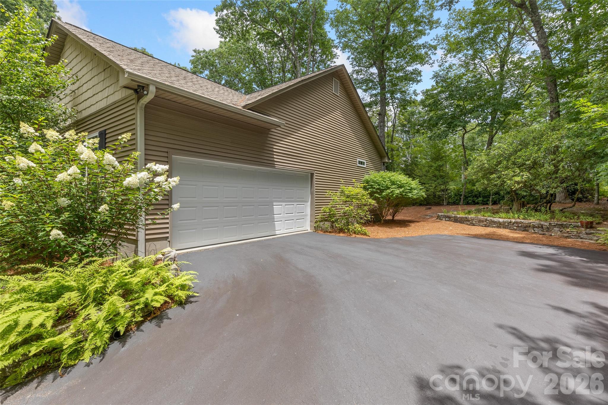 141 Dolly Lane — Highlands